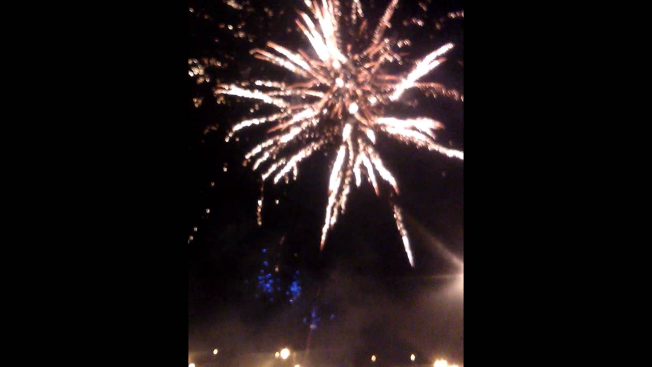 Magnifique feux d'artifices pour les 350 ans de charleroi plus de 10 minutes  de feux grandioses(3)
