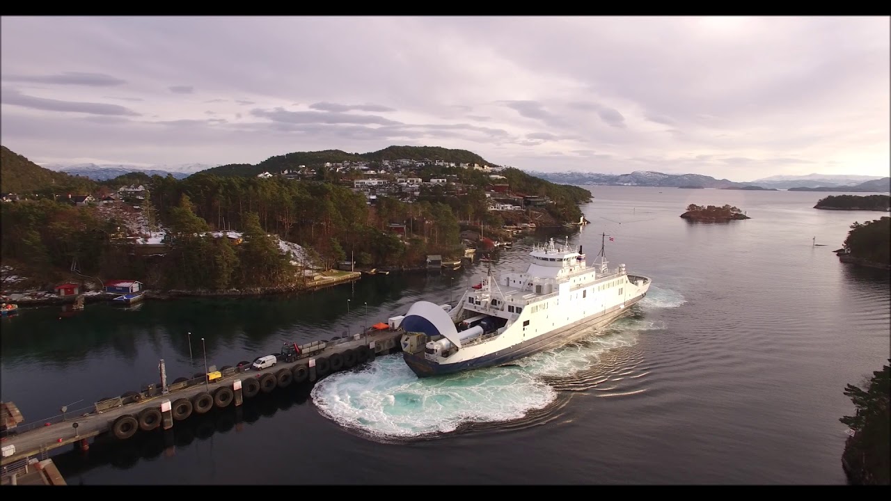 Bastø II sails into Halhjem ferry quay.