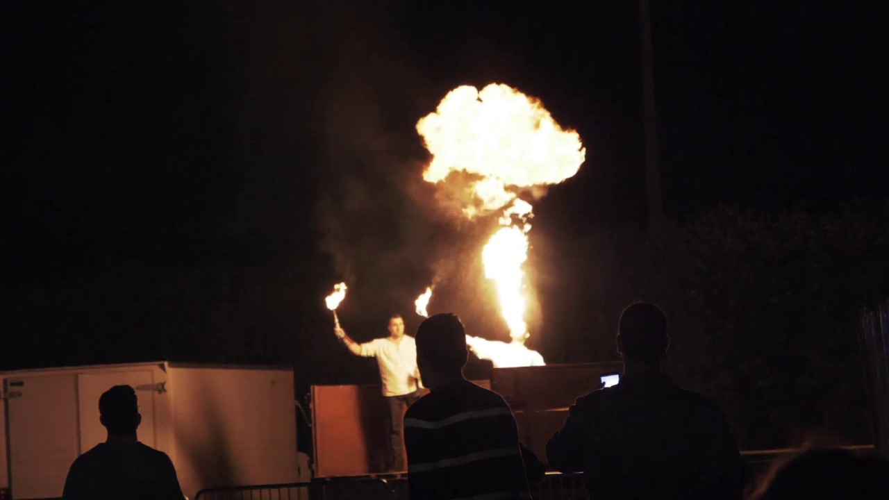 Spectacle de feu en Normandie / Le Peuple Du Feu : bolas, staff, cracheur de feu.