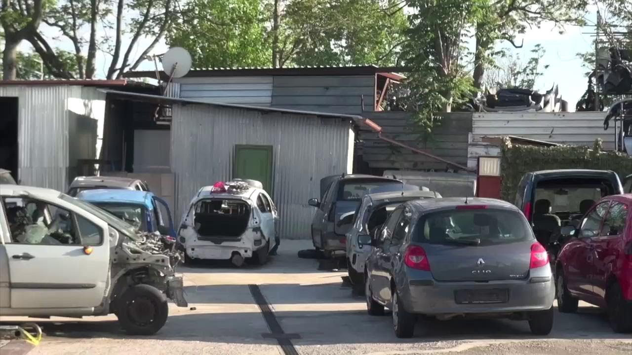 Roma, la protesta degli autodemolitori: 