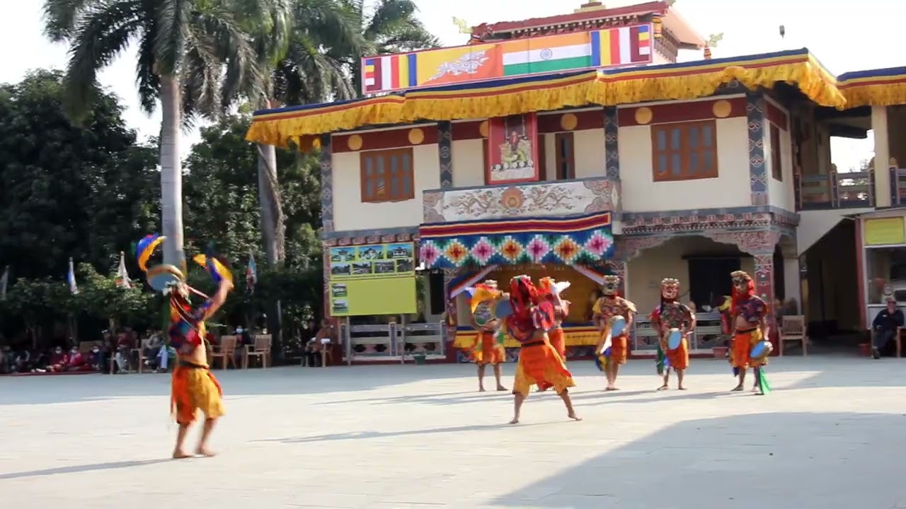 การแสดงระบำหน้ากากของชาวพุทธภูฏาน พุทธคยา ประเทศอินเดียเป็นการจัดแสดงขึ้นเป็นประจำทุกปี 