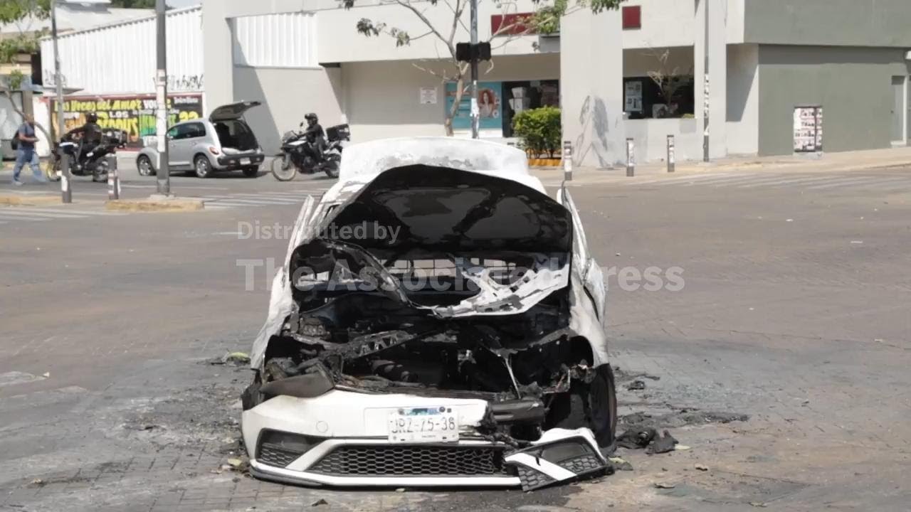 Cars torched in Guadalajara violence after killing of Mexican cartel leader