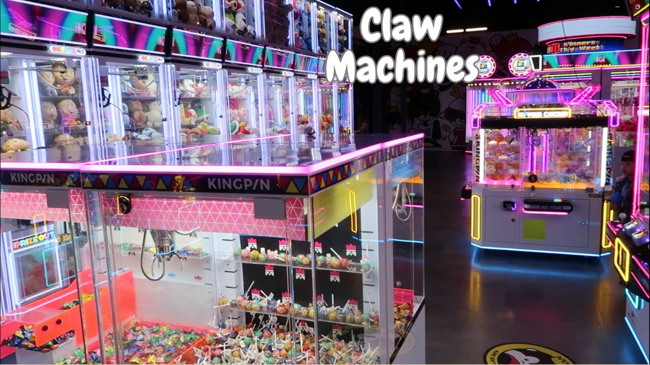 Playing the Claw Machines at Kingpin Arcade - Melbourne, Australia