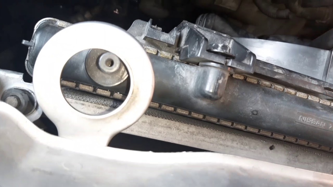 Cara buka radiator livina | Radiator bocor | top casing crack