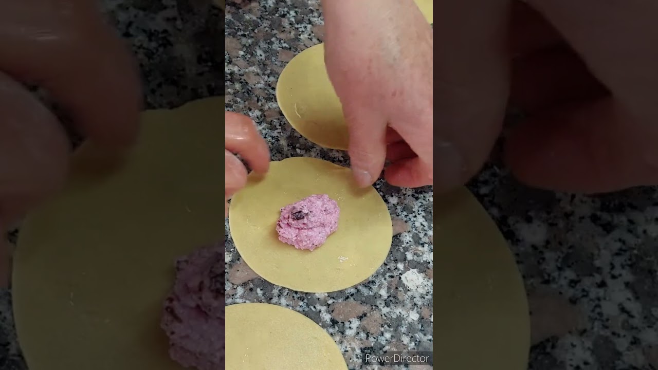 Frappe e ravioli di carnevale al forno e fritti