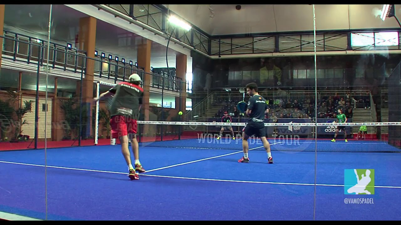 Vamos Pádel. Jordi Muñoz y Aris Patiniotis contra Javi Martínez y Adrián Blanco Antelo