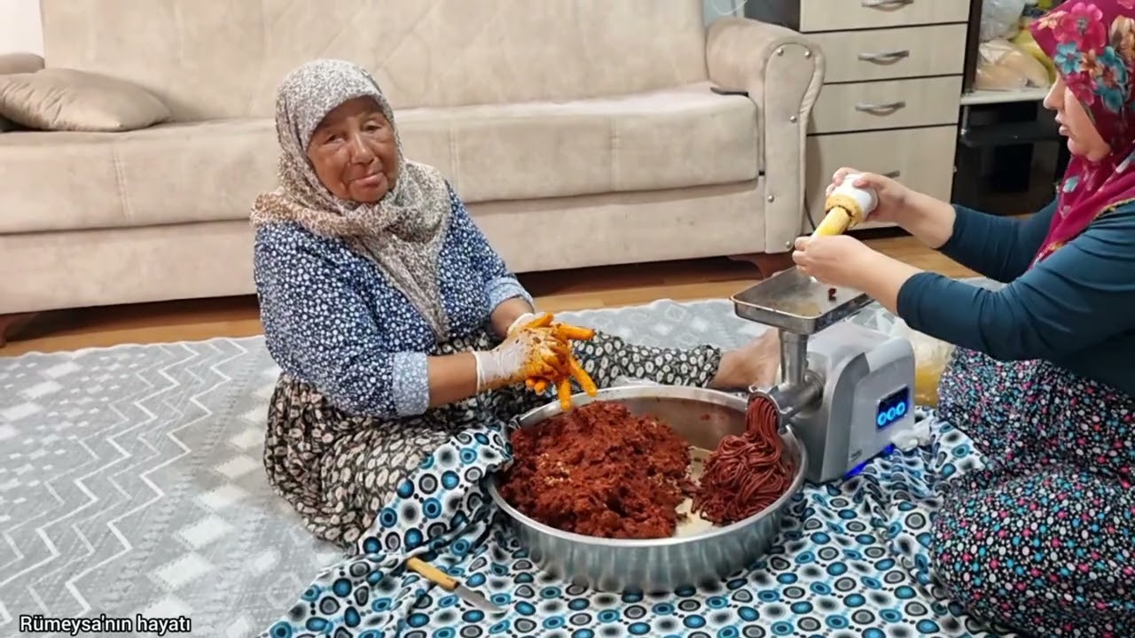 BUGÜN  ANNEMLE BERABER ÇEMEN  YAPTIK  KIŞ  HAZIRLIKLARI