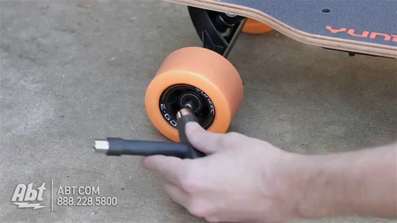 Yuneec E-GO Black Electric Skateboard EGOCR001US - Overview
