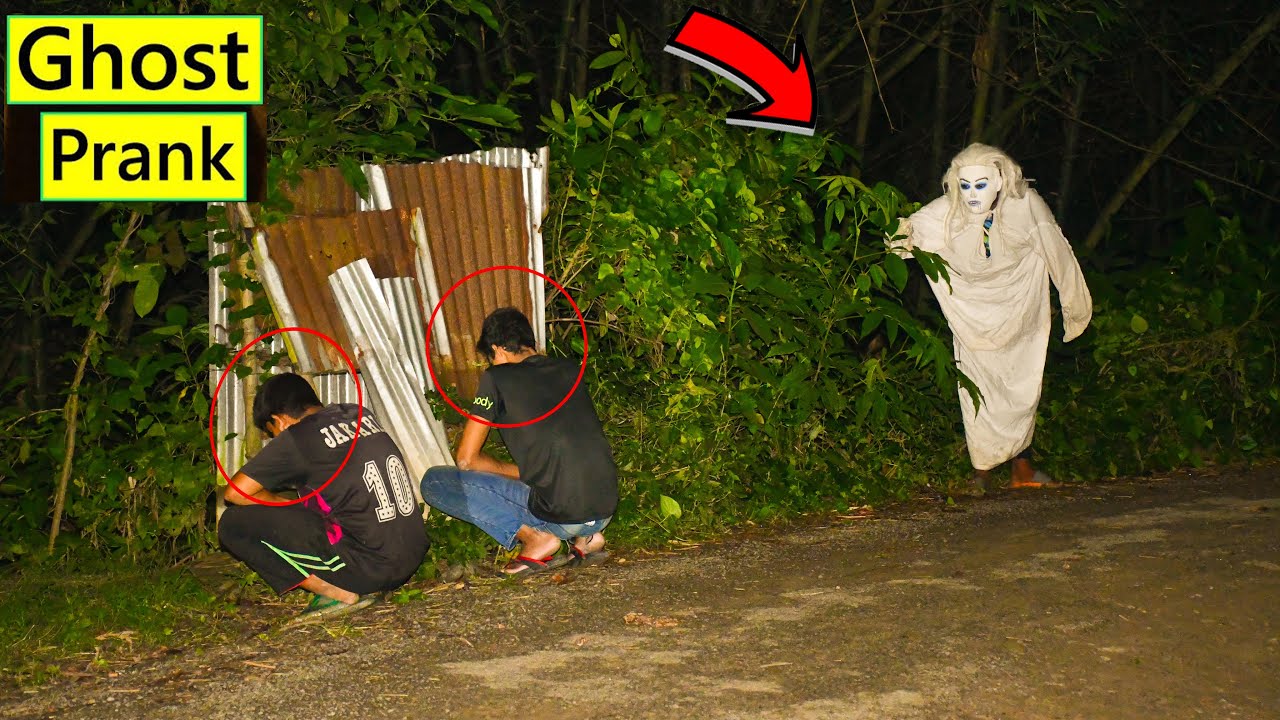 Scary Ghost Attack Prank at NIGHT || Watch 