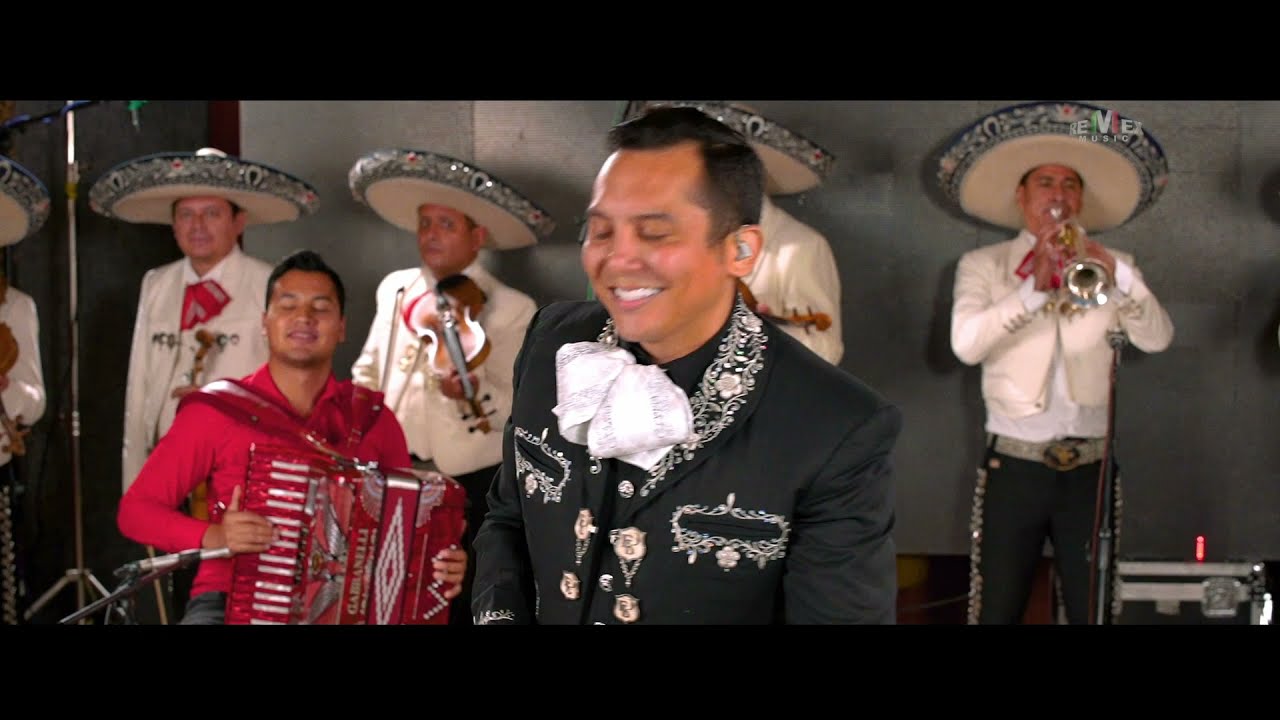 Hermoso Cariño - Edwin Luna y La Trakalosa de Monterrey Con Mariachi (Video)