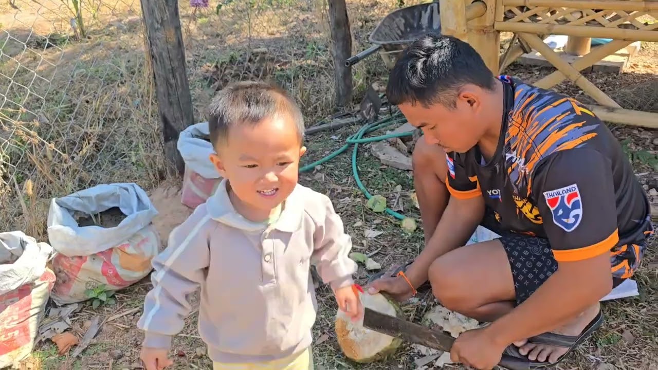 คั่วแมงจีซอน แบ่งให้ญาติพี่น้อง