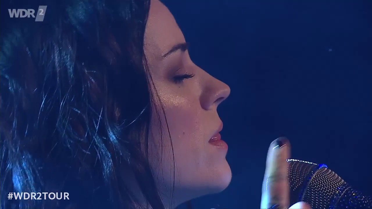 Amy Macdonald - Never Too Late (Acoustic Intimate Tour Live In Düsseldorf 10-18-2017)