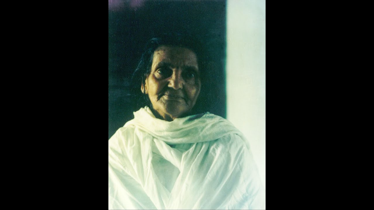 Sri Ma Anandamayi talks at the Samyam Saptah in Pilani in 1962, Hindi with English subtitles