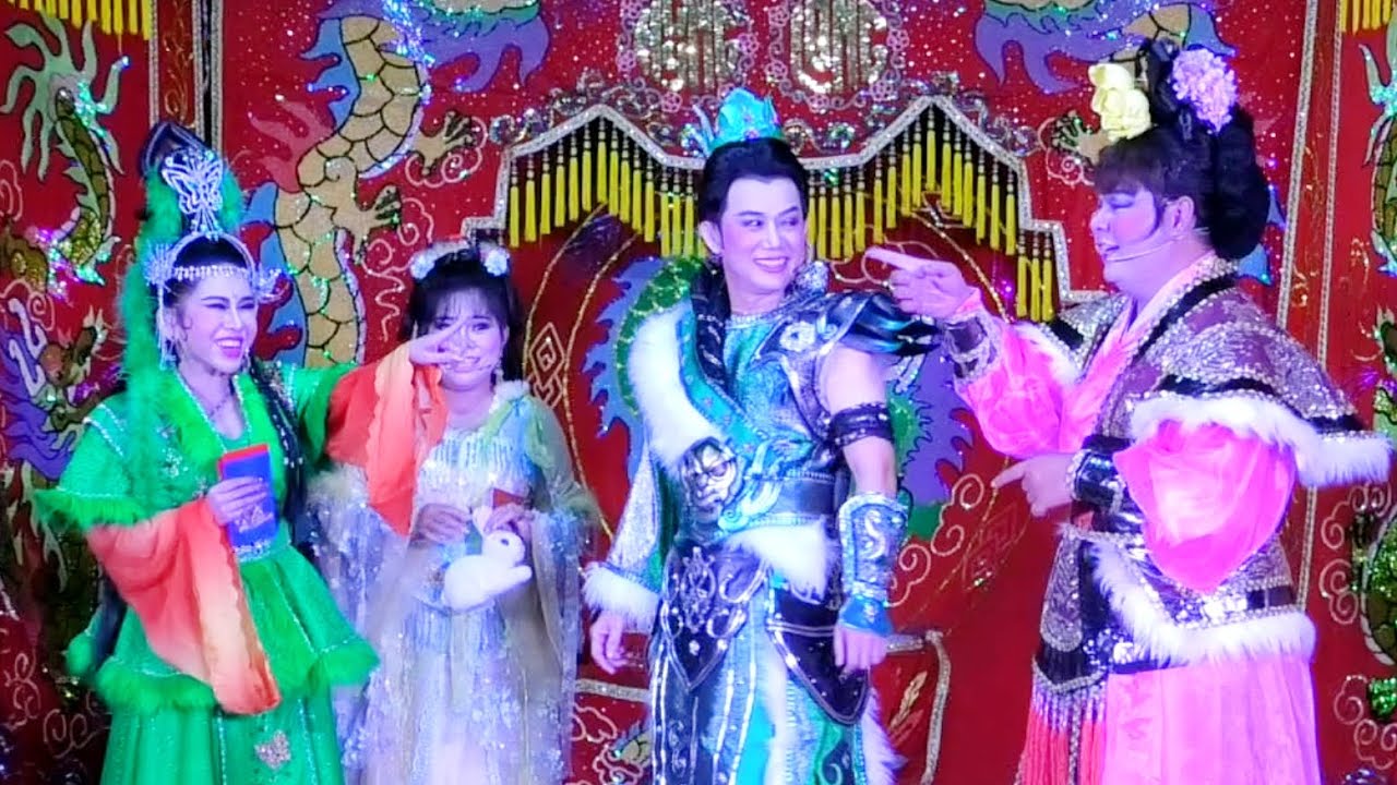 Khán Giả Vở Òa Khi Bình Tinh Thái Vinh Xuất Hiện Tại Miễu Bà Nương Nương Biên Hòa Đồng Nai 