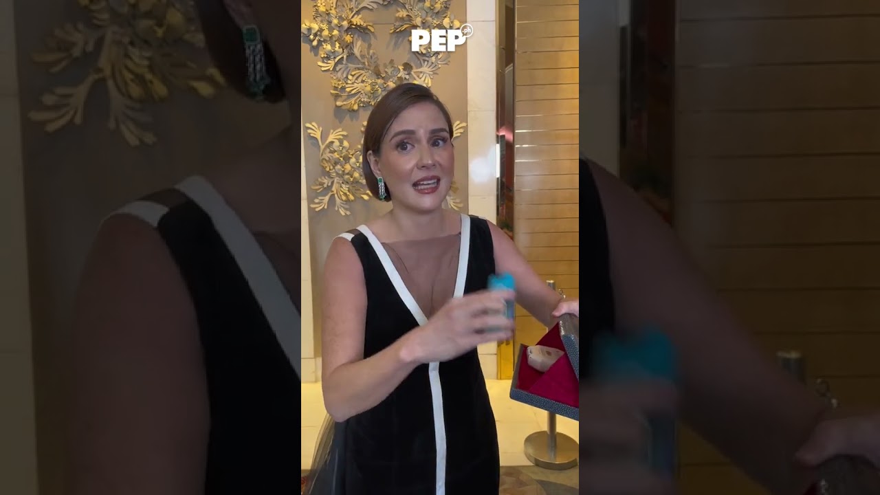 What's inside Cheska Kramer's bag? | PEP #shorts