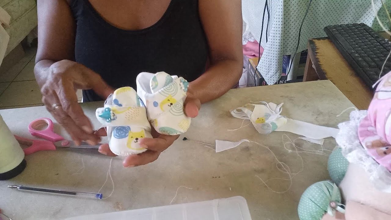 Sapatinho do Bebê Juquinha Feito a Mão