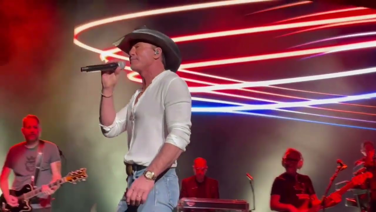Tim McGraw Just To See You Smile. Seminole Hard Rock Hollywood