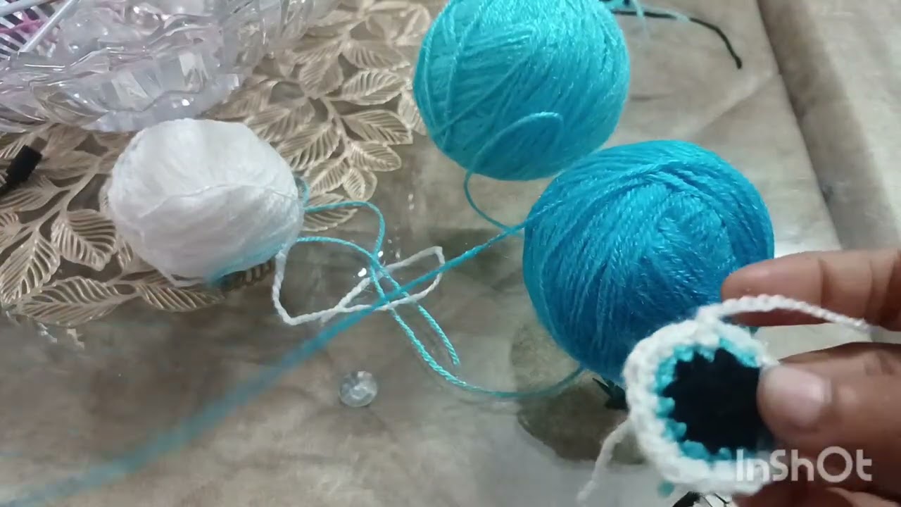 Making evil eye with crochet 
