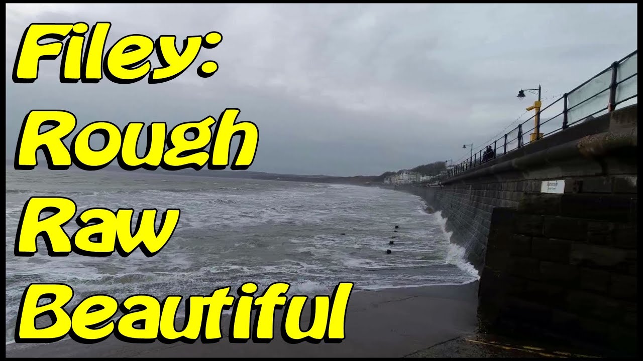 Filey - A Walk Along the Seafront, Glen Gardens & Through The Town