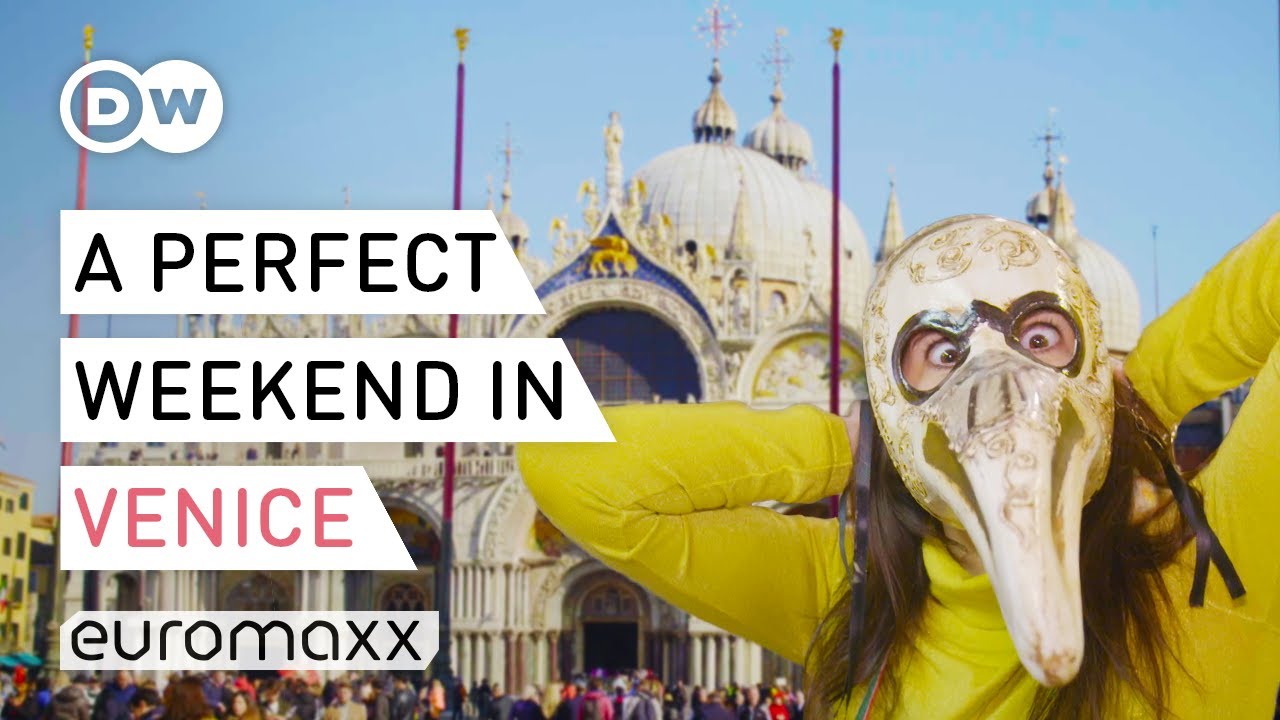 Venice Carnival: Gondola, Masked Balls And Delicious Food | Meggin's Perfect Weekend in Venice