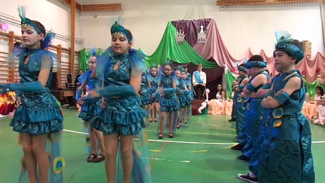 Farsang 2016 - Felsőnyárád - 4.a osztály - indiai pávák