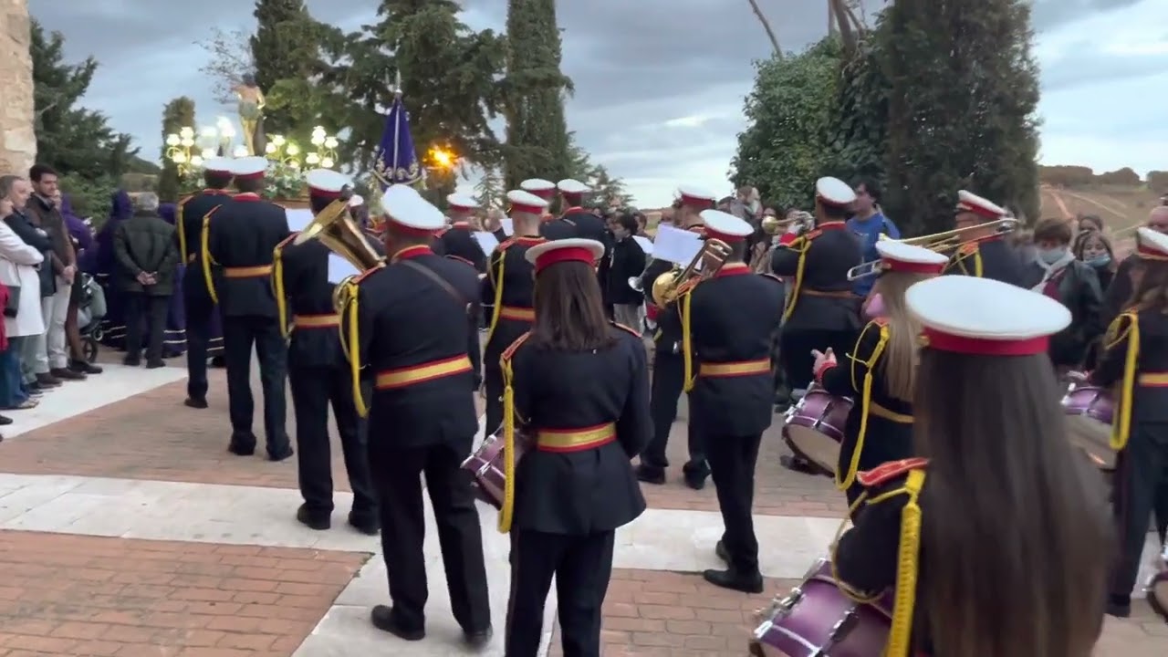 Marcha tras de ti mi cautivo!