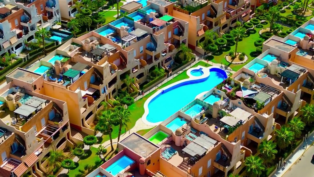 Flats 2 bed. 2 bath. Penthouses with individual swimming pools in Vera Playa from 117.900€