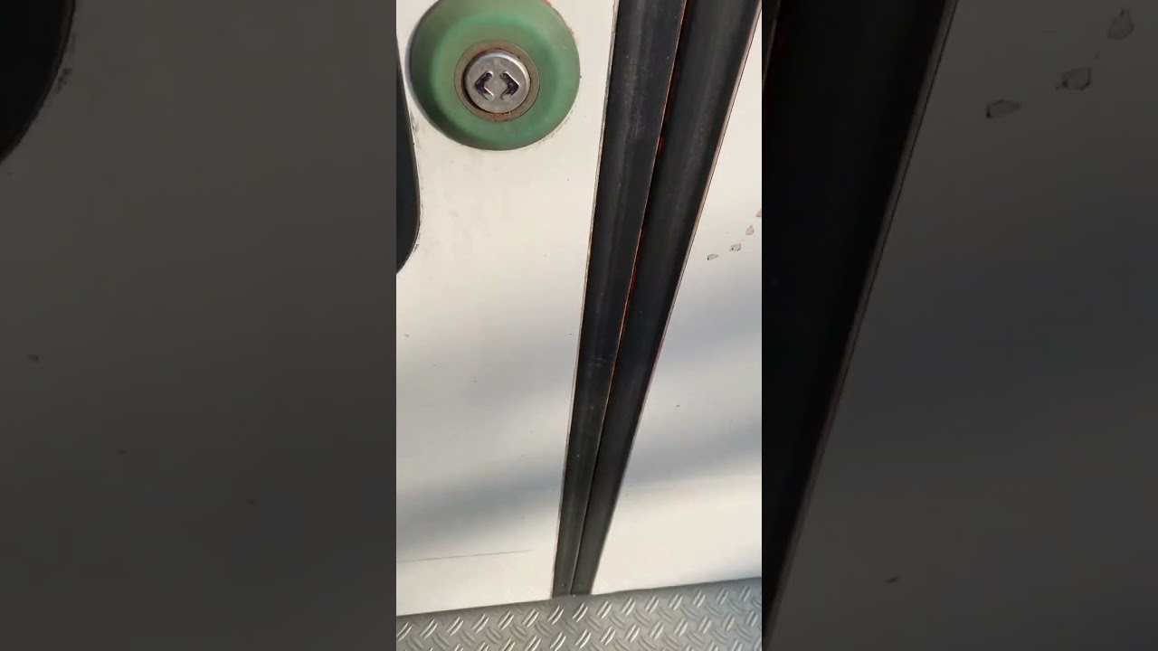 Apertura porte ETR 343 Stadler Flirt