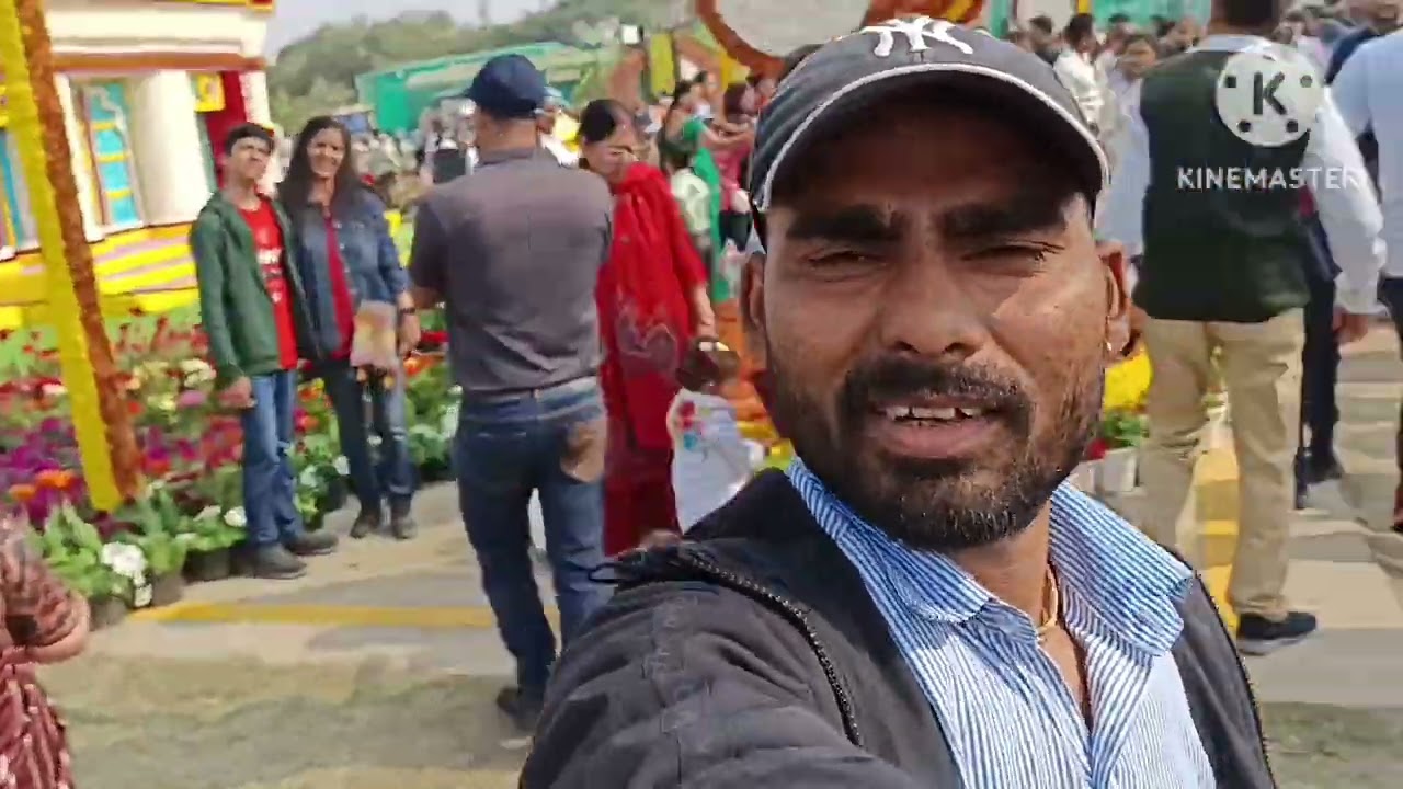 #Basant utsav flower show Shivalik Park sector 32 Noida hare Krishna 🙏❤️🌹