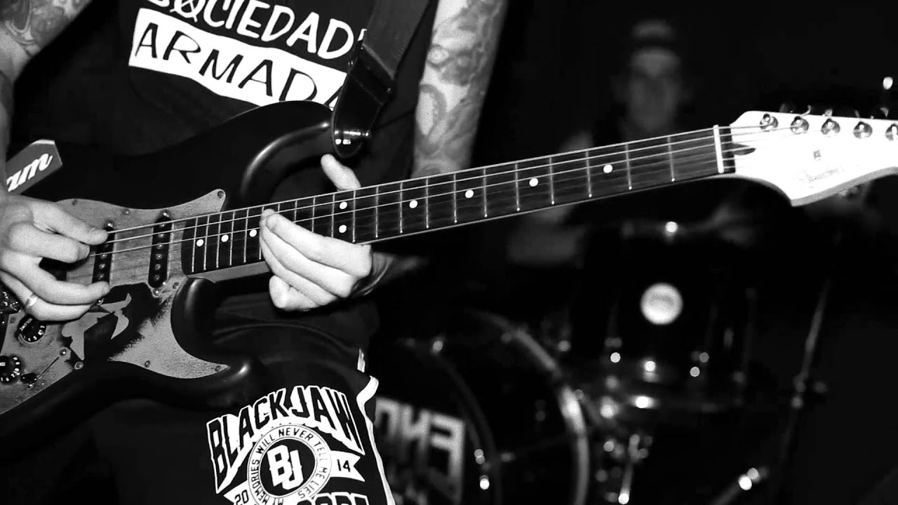 Blackjaw - Lying In Cozy Graves (Videoclipe Oficial HD)