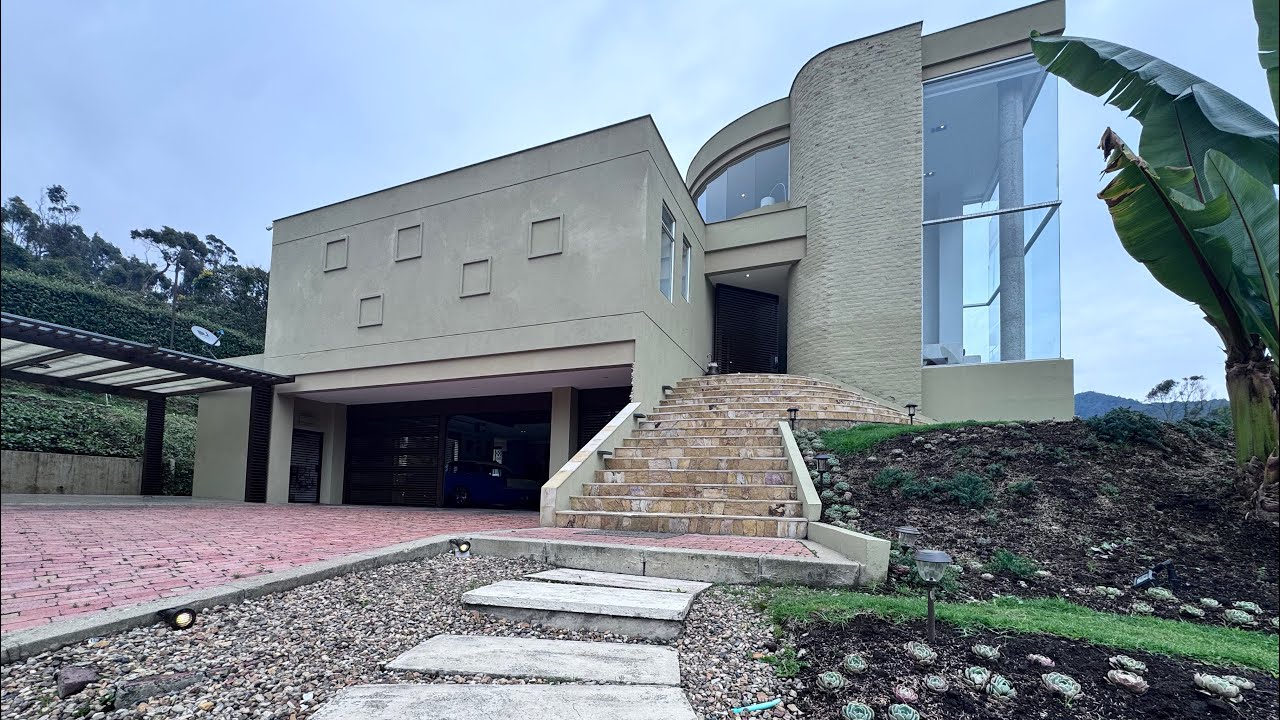 Se vende espectacular propiedad en La Calera