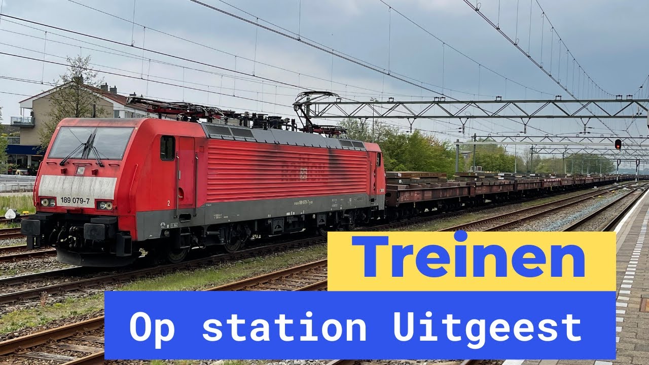 Treinen op station Uitgeest - 15 mei 2021