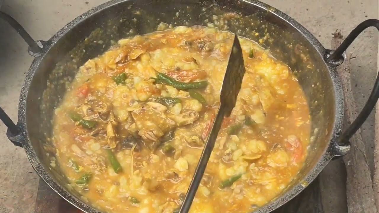 নতুন আলু দিয়ে রুই মাছের মাথা দিয়ে তরকারি রান্না করলাম আর দুই আইটেমের পিঠা বানালাম#youtube 