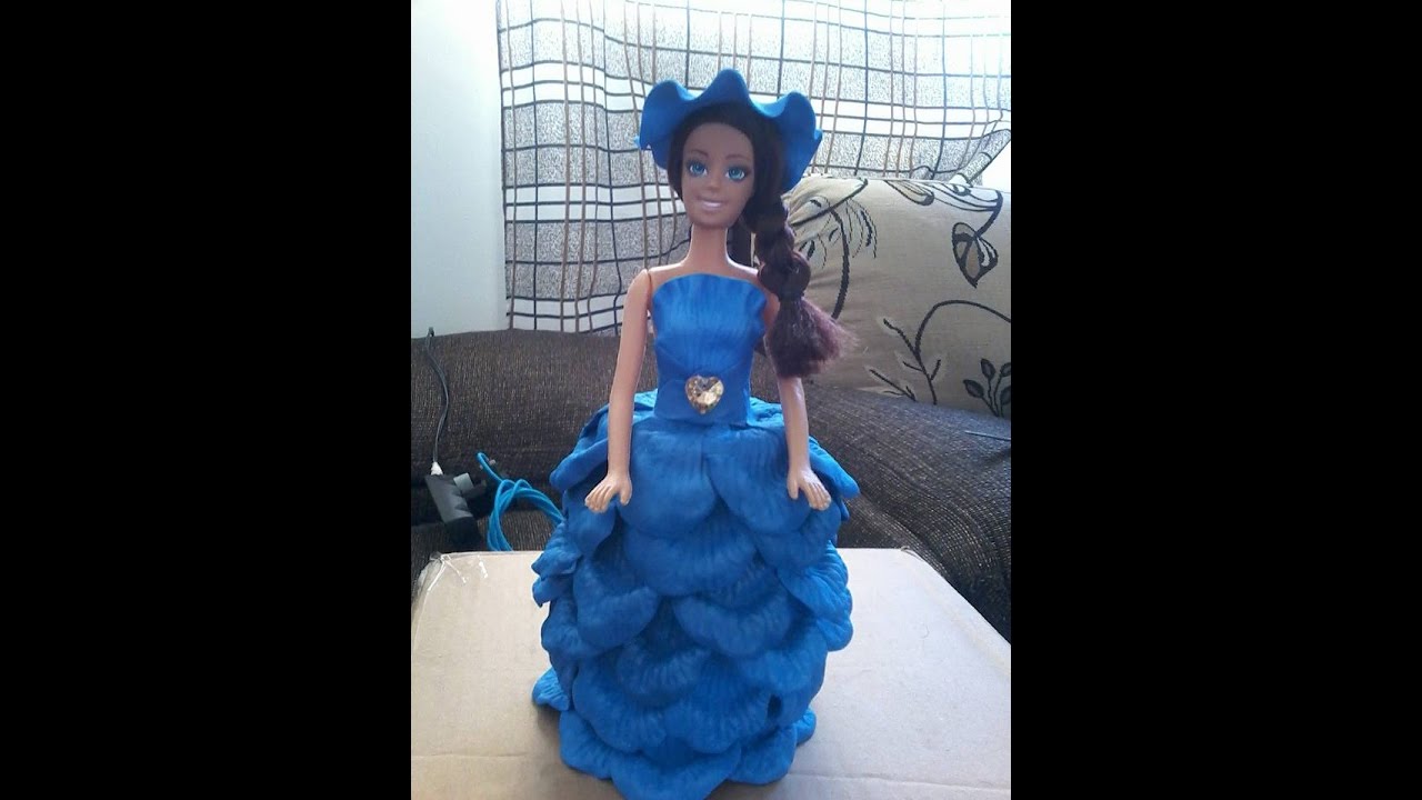 Boneca no pote, com E.V.A e vestido frisado