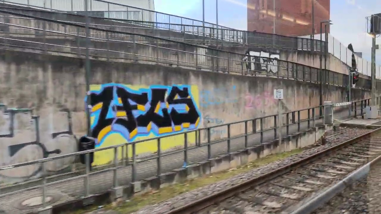 Saarbahn-Zug nach Hellwigsstraße Saarbrücken 🚈