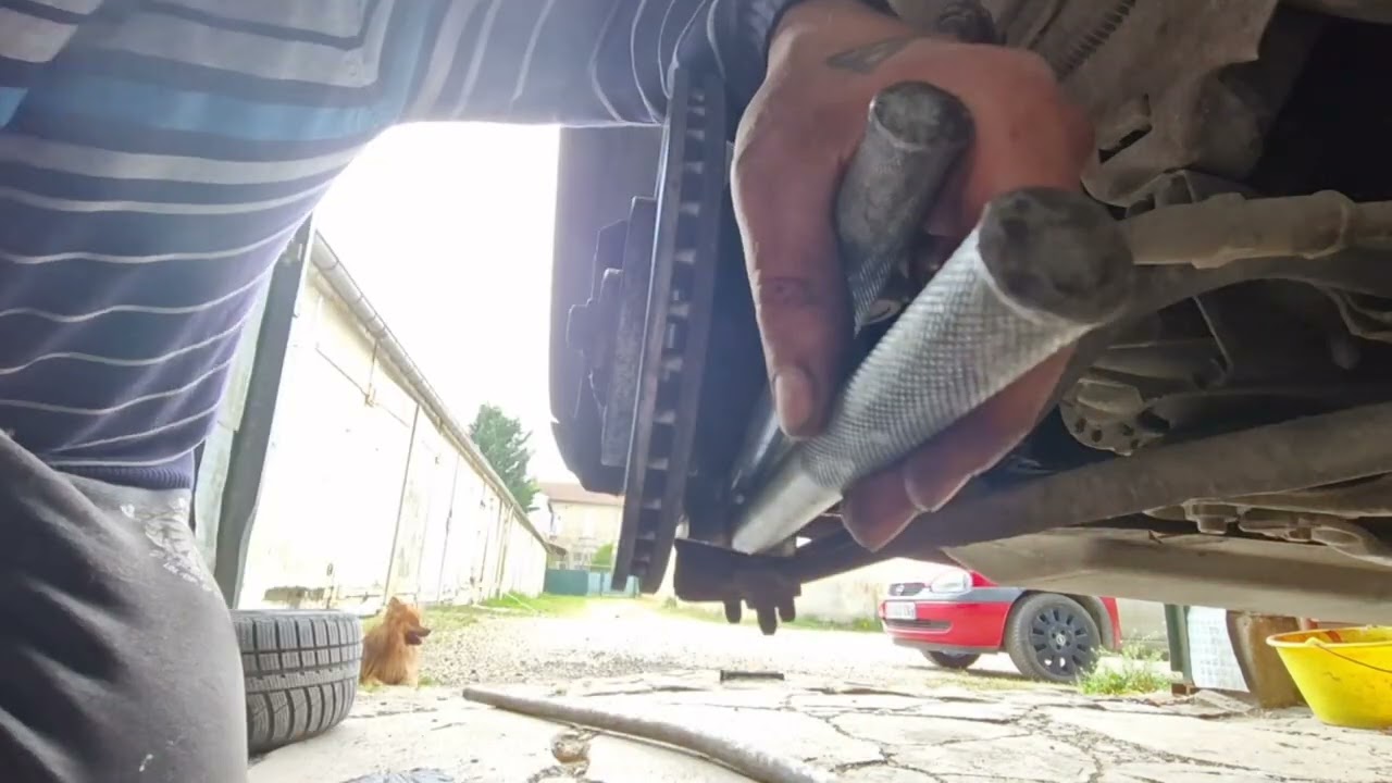 Tuto : Changer rotule de suspension SEULE (sans changer le triangle) Citroën C3 / C2 / Peugeot 1007