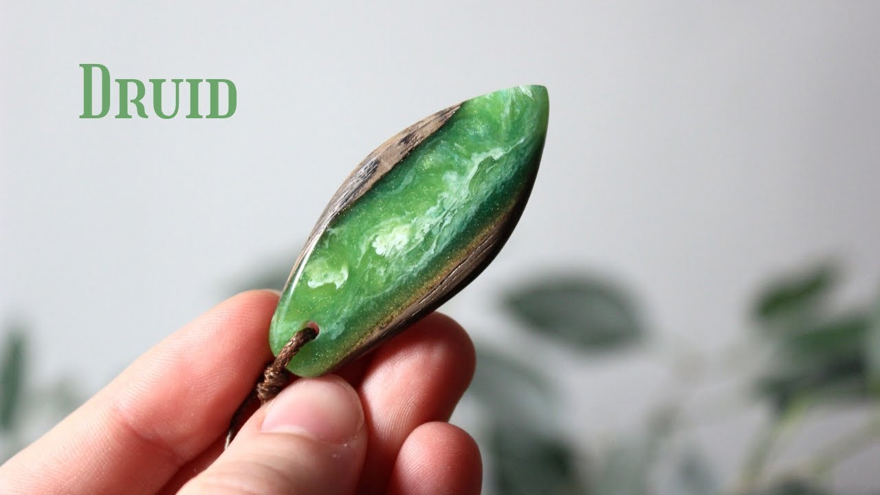 Druid I How I made this surfboard necklace with epoxy resin and wood