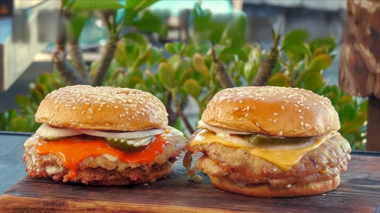 So geht's: Saftige Chicken-Thigh-Smash Burger – besser als Rindfleisch!
