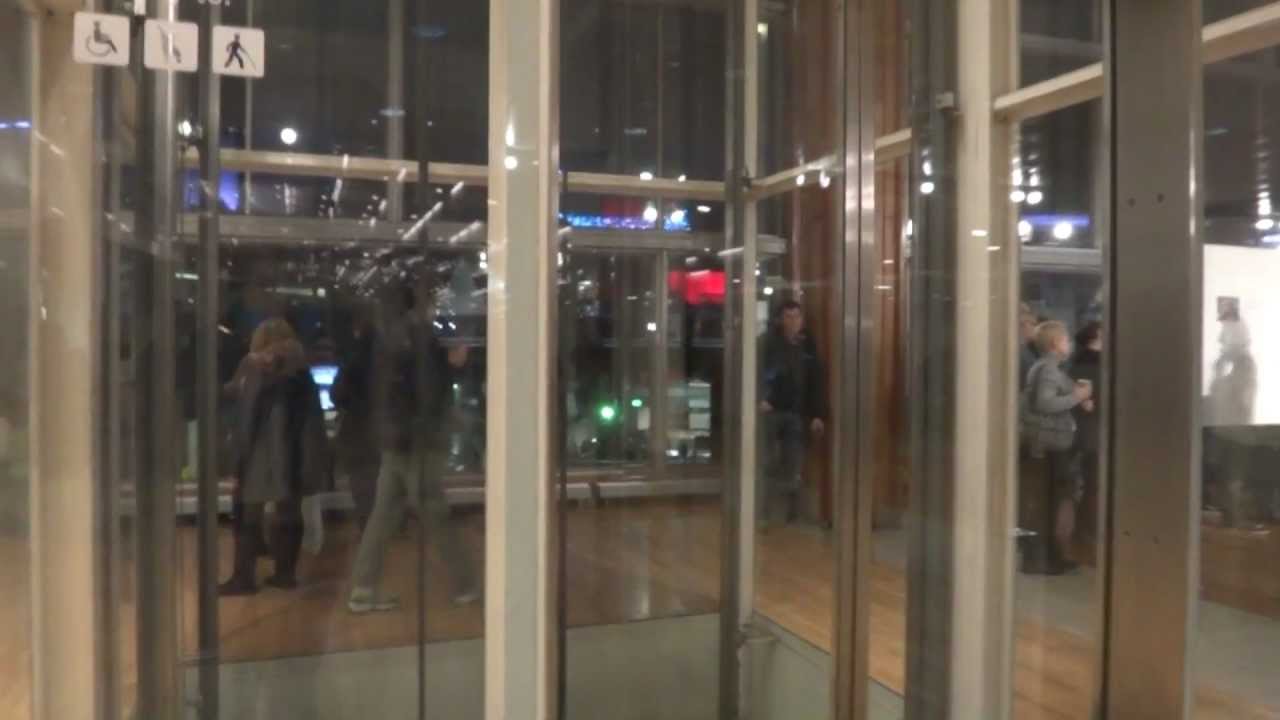 ПОЮЩИЙ ЛИФТ!!! Самый необычный лифт, который вы когда-либо видели!