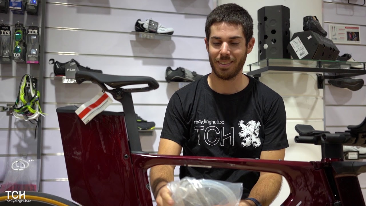 פתח ת'קופסה: Specialized S-Works Shiv Disc - SRAM RED ETap AXS