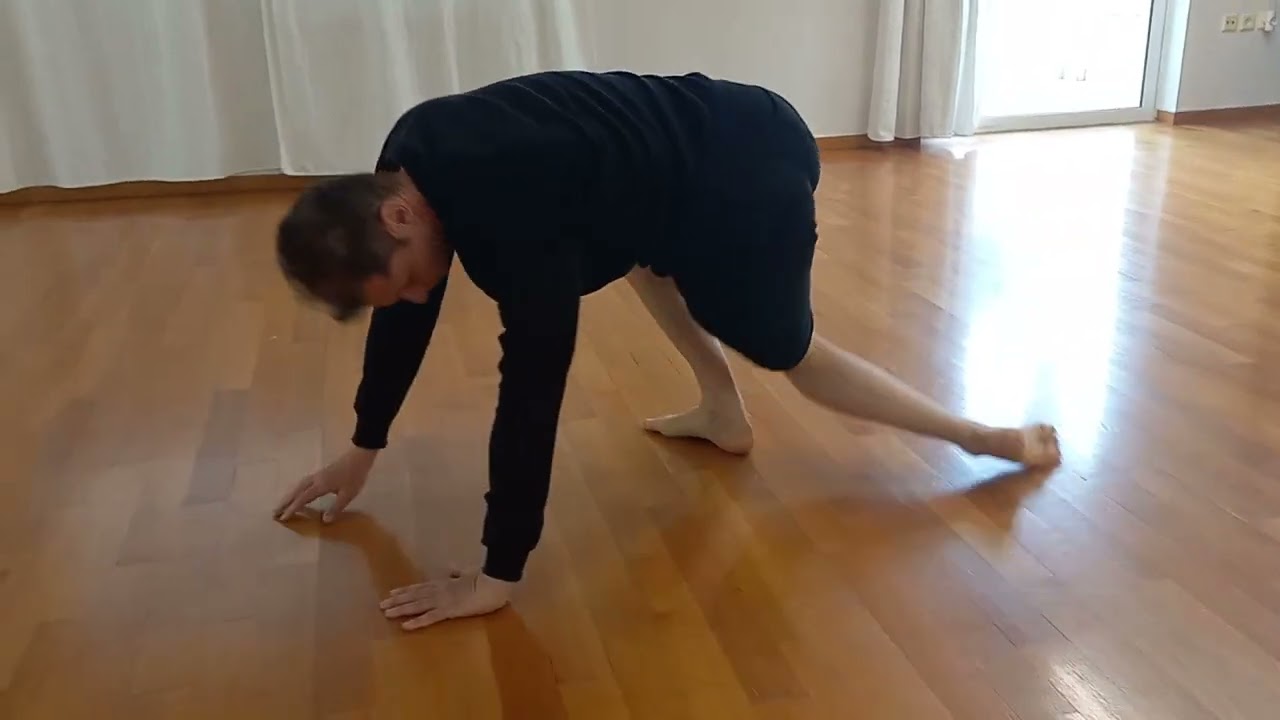 Walking and going down to the floor - Axis Syllabus (Timos Zechas)