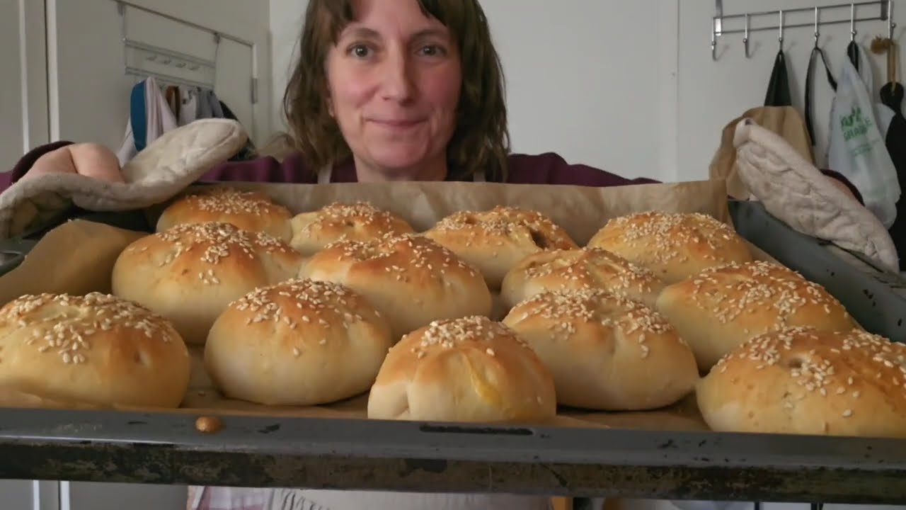 Con harina y carne picada: Panecillos rellenos y pastel de carne 🥩 