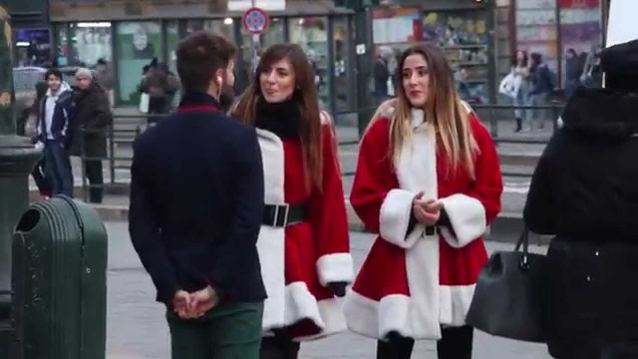 Mi vuoi baciare? - domandare a sconosciute per vederne la reazione - Torino (Andrea Cavallo Perin)