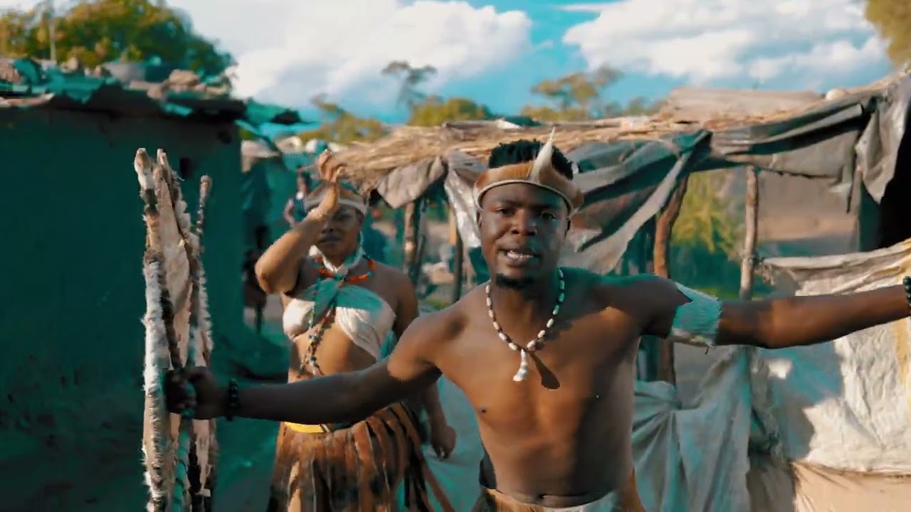 Daddy Phil - African Roots Ft. Vinchenzo M'bale (Official Music Video)