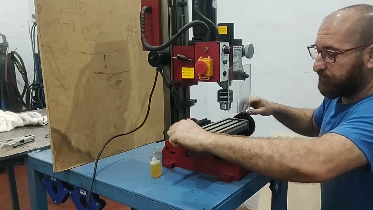 Mini fresadora furadeira