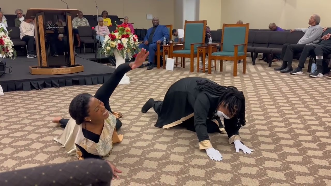 Women of Grace | What Can I Do | New Years Eve Service December 31, 2025 | Praise Dance & Mime