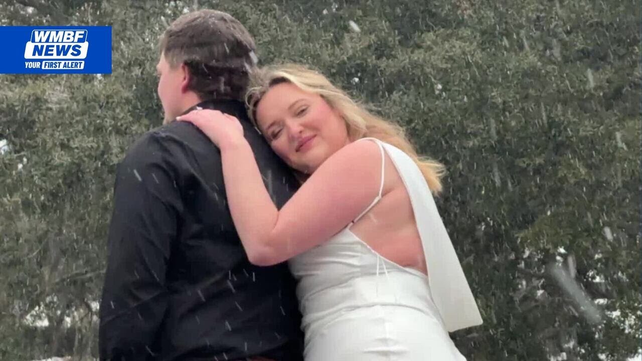 Couple uses rare South Carolina winter snow as backdrop for engagement photos