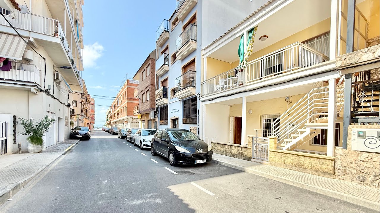 Se vende planta baja de 3 habitaciones junto al Mar Menor. Casa en la playa por menos de 100.000€