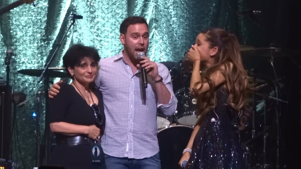 Ariana Grande - 