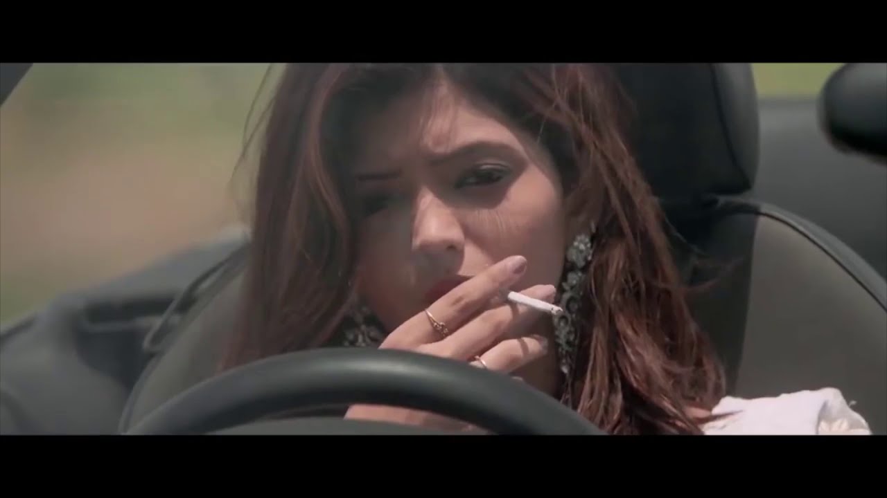 Hot Desi Girl Smoking || Athulya Smoking || Desi Smoker Girl || Desi Girl Smoking hot